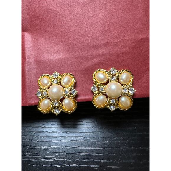 Large JOAN RIVERS Imitation Pearl & Rhinestone Clip Earrings Designer Signed - Picture 1 of 7